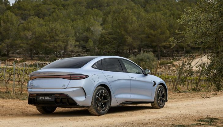 BYD Seal provata su strada a Milano - Foto 41 di 110