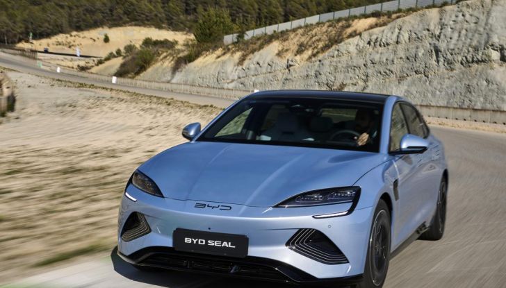 BYD Seal provata su strada a Milano - Foto 60 di 110