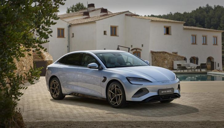 BYD Seal provata su strada a Milano - Foto 38 di 110