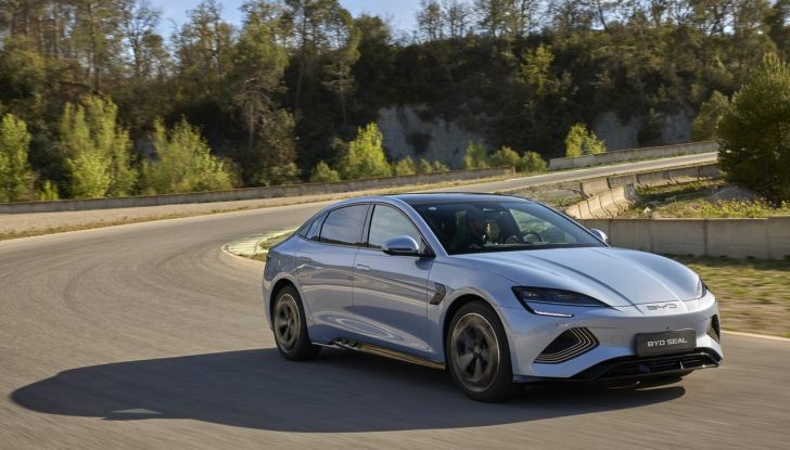 BYD Seal provata su strada a Milano - Foto 63 di 110