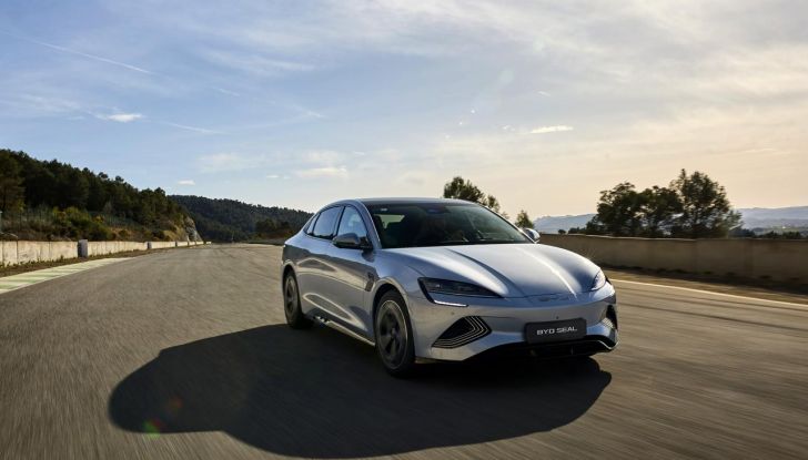 BYD Seal provata su strada a Milano - Foto 58 di 110