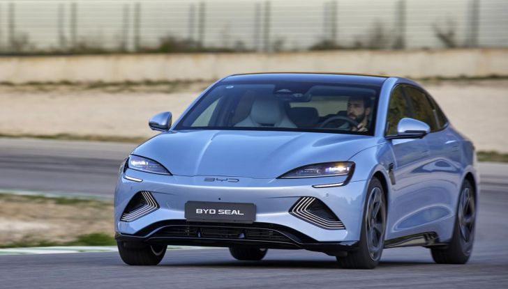 BYD Seal provata su strada a Milano - Foto 85 di 110