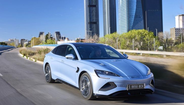 BYD Seal provata su strada a Milano - Foto 6 di 110