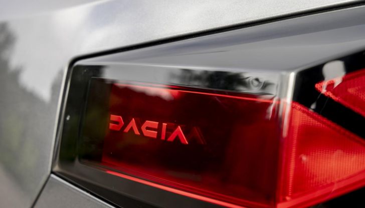 Nuovo Dacia Duster debutta sul mercato italiano - Foto 72 di 135