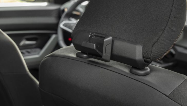 Nuovo Dacia Duster debutta sul mercato italiano - Foto 29 di 135