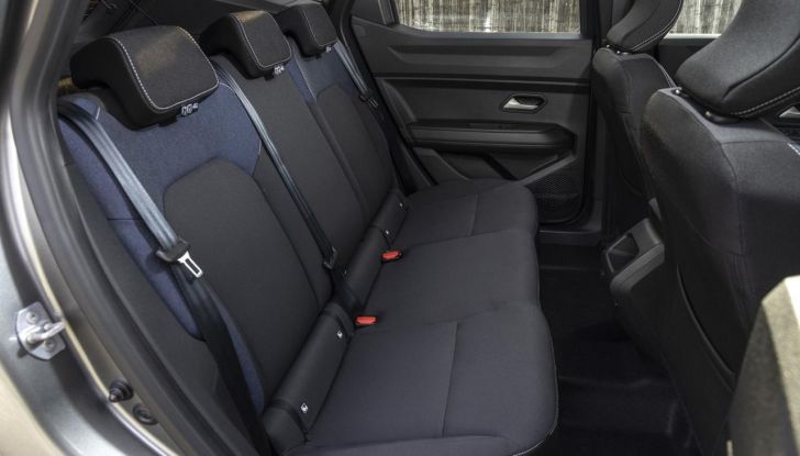 Nuovo Dacia Duster debutta sul mercato italiano - Foto 101 di 135