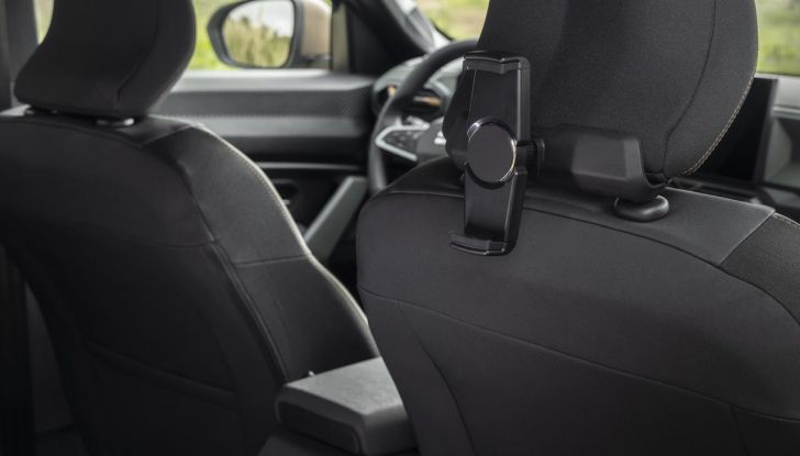 Nuovo Dacia Duster debutta sul mercato italiano - Foto 36 di 135