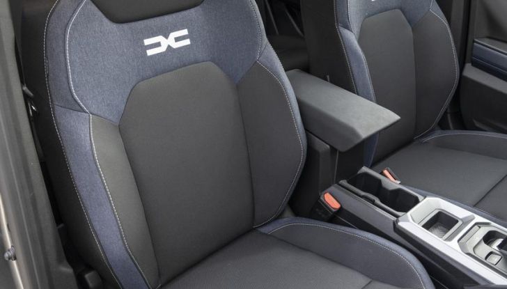 Nuovo Dacia Duster debutta sul mercato italiano - Foto 106 di 135