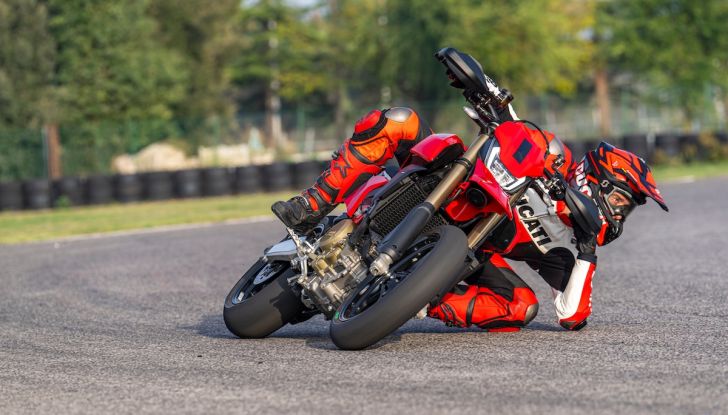 Ducati Hypermotard 698 Mono: il nuovo riferimento per le Supermotard stradali - Foto 3 di 9