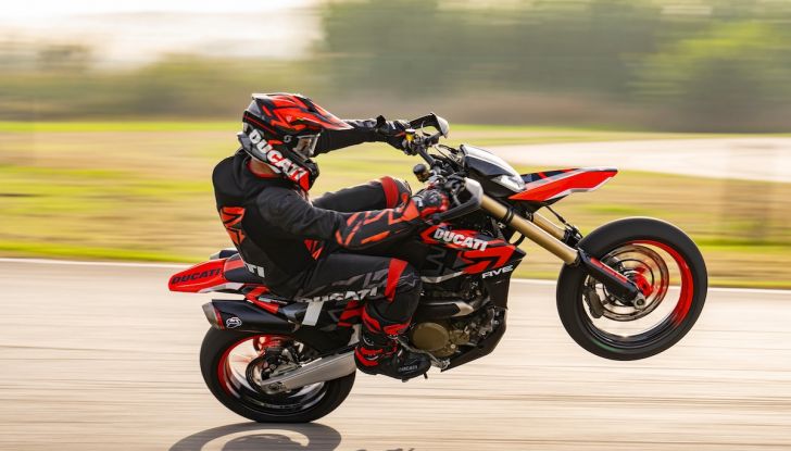 Ducati Hypermotard 698 Mono: il nuovo riferimento per le Supermotard stradali - Foto 6 di 9