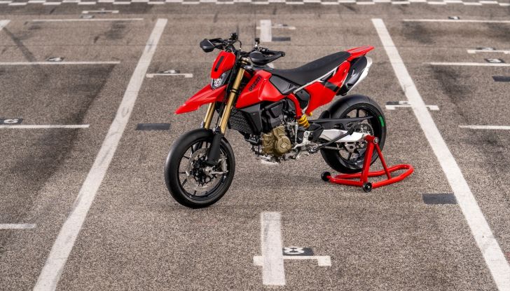 Ducati Hypermotard 698 Mono: il nuovo riferimento per le Supermotard stradali - Foto 8 di 9