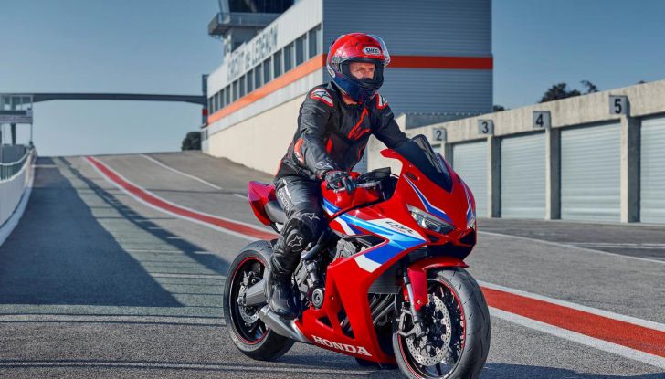 Honda: tre nuove 400 quattro cilindri in arrivo nel 2025? - Foto 113 di 118