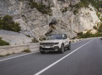 Jeep Avenger e-Hybrid: caratteristiche, design, motore e allestimenti