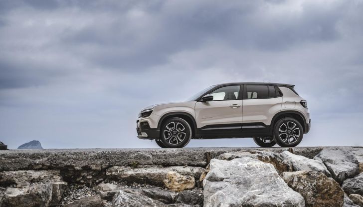 Jeep Avenger e-Hybrid: caratteristiche, design, motore e allestimenti - Foto 6 di 14