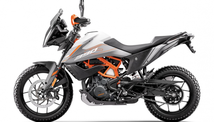 KTM 390 Adventure MY 2024: nuove colorazioni e prezzi di listino - Foto 1 di 4