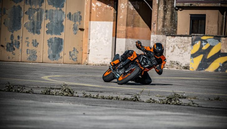 KTM 990 Duke 2024: caratteristiche, motore e prezzo della nuova naked - Foto 3 di 13
