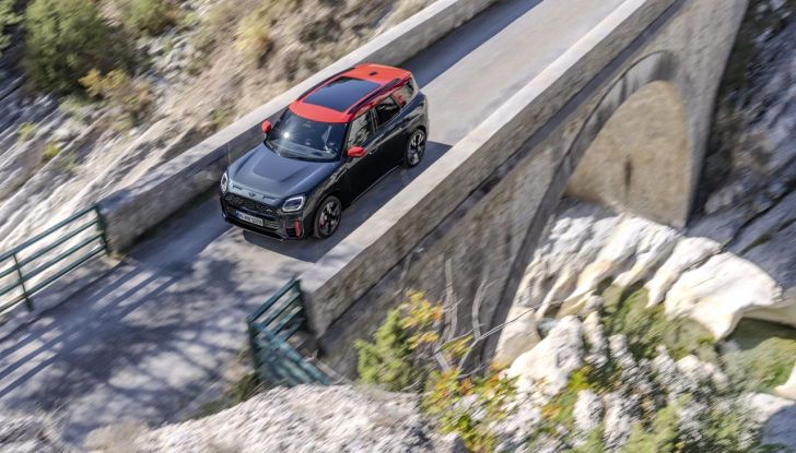 Mini John Cooper Works Countryman 2024: prestazioni al top nel segmento dei crossover - Foto 26 di 99