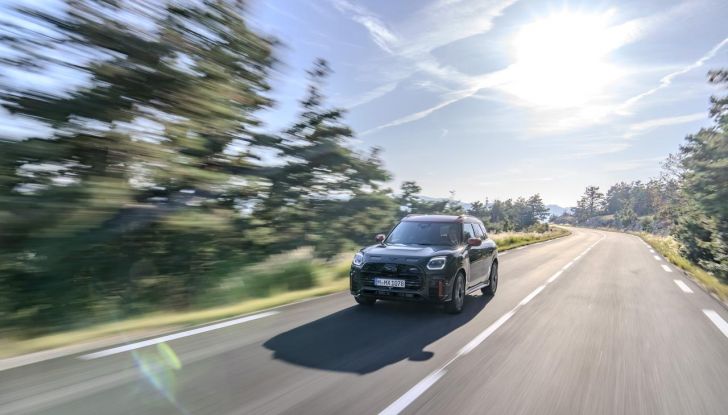 Mini John Cooper Works Countryman 2024: prestazioni al top nel segmento dei crossover - Foto 63 di 99