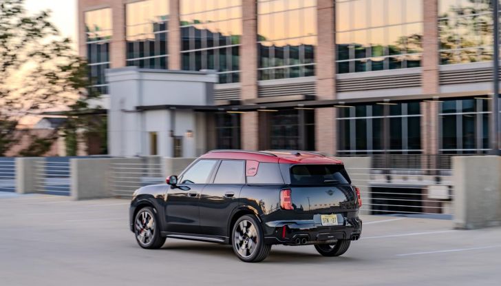 Mini John Cooper Works Countryman 2024: prestazioni al top nel segmento dei crossover - Foto 68 di 99