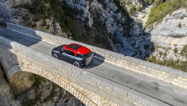 Mini John Cooper Works Countryman 2024: prestazioni al top nel segmento dei crossover - Foto 10 di 99