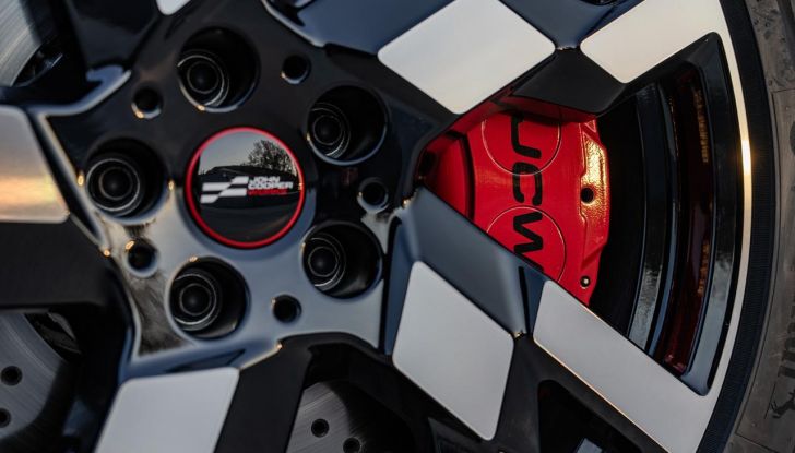 Mini John Cooper Works Countryman 2024: prestazioni al top nel segmento dei crossover - Foto 98 di 99