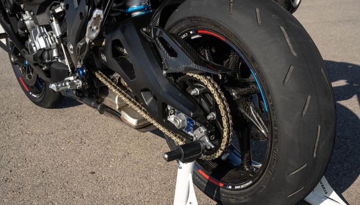 Nuova BMW M 1000 XR: caratteristiche, design e motore della nuova sportiva tedesca - Foto 14 di 70