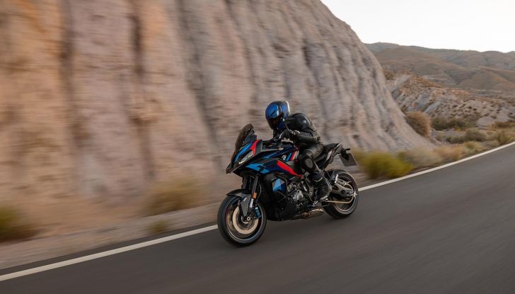 Nuova BMW M 1000 XR: caratteristiche, design e motore della nuova sportiva tedesca - Foto 40 di 70