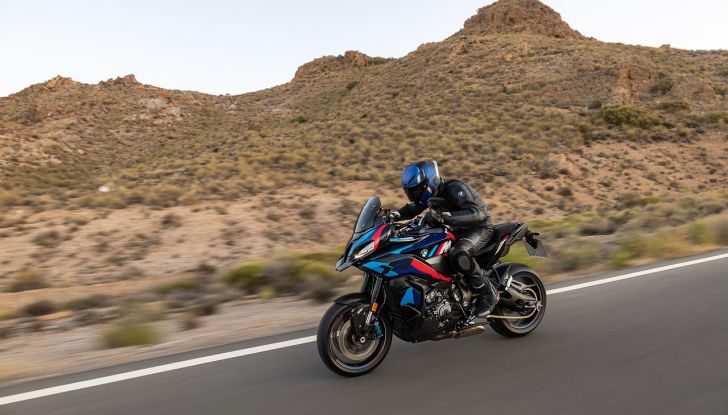 Nuova BMW M 1000 XR: caratteristiche, design e motore della nuova sportiva tedesca - Foto 66 di 70