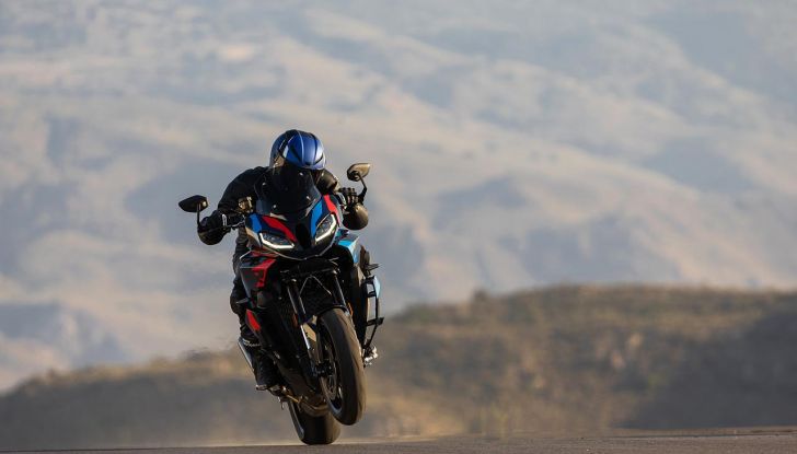 Nuova BMW M 1000 XR: caratteristiche, design e motore della nuova sportiva tedesca - Foto 8 di 70