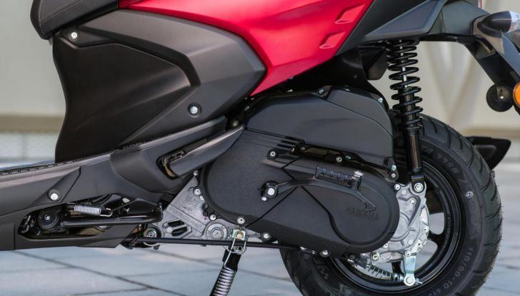 Yamaha RayZR: caratteristiche e colorazioni del nuovo scooter per la città - Foto 7 di 23