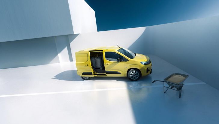 Opel Combo 2024: caratteristiche, design, interni e versioni - Foto 5 di 10