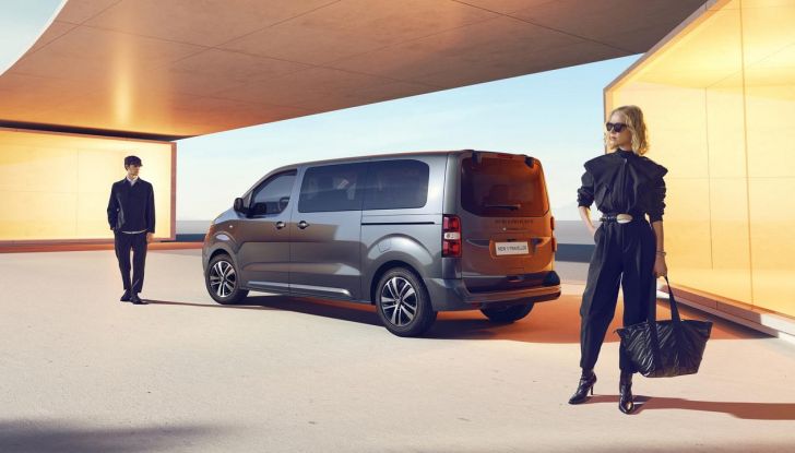 Peugeot E-Traveller 2024: caratteristiche, design e autonomia del nuovo EV - Foto 18 di 19