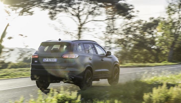 Sportequipe 8 Hybrid Plug-In: debutta il nuovo SUV top di gamma del brand italiano - Foto 36 di 51