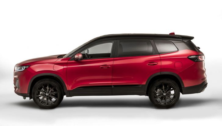 Sportequipe 8 Hybrid Plug-In: debutta il nuovo SUV top di gamma del brand italiano - Foto 7 di 51