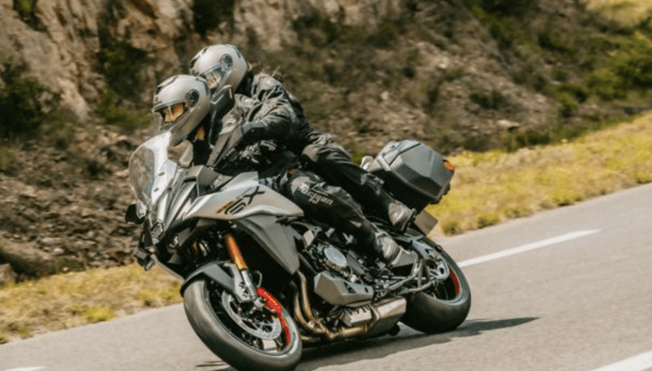 Suzuki GSX-S1000GX 2024 caratteristiche e prezzo - Foto 2 di 16