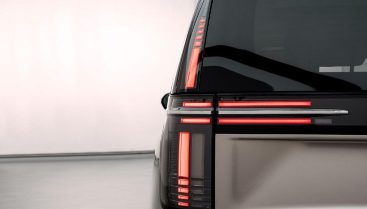 Volvo EM90: design, abitacolo, autonomia, caratteristiche e prestazioni - Foto 11 di 67