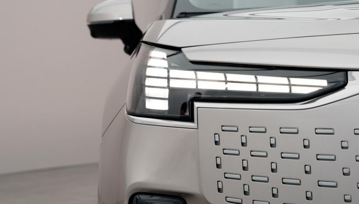 Volvo EM90: design, abitacolo, autonomia, caratteristiche e prestazioni - Foto 17 di 67