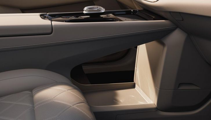 Volvo EM90: design, abitacolo, autonomia, caratteristiche e prestazioni - Foto 23 di 67