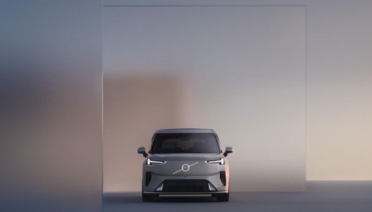 Volvo EM90: design, abitacolo, autonomia, caratteristiche e prestazioni - Foto 63 di 67