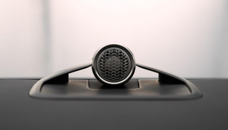 Volvo EM90: design, abitacolo, autonomia, caratteristiche e prestazioni - Foto 9 di 67