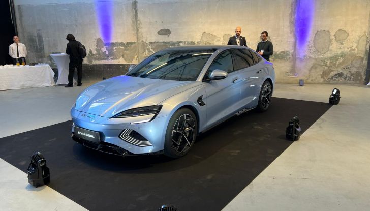 BYD Seal provata su strada a Milano - Foto 1 di 110