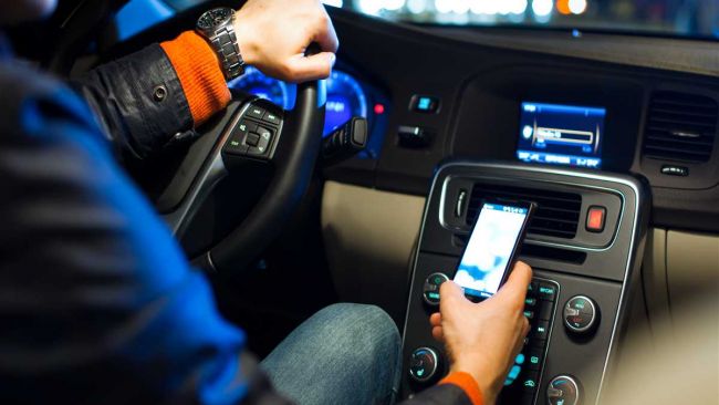 Sicurezza stradale: tre regole che gli automobilisti dovrebbero imparare dai motociclisti