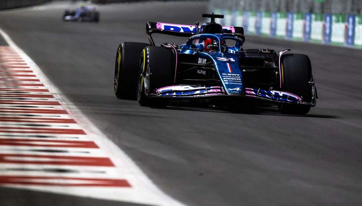 F1 2023, GP Las Vegas: Verstappen beffa Leclerc, Perez sul podio - Foto 3 di 10