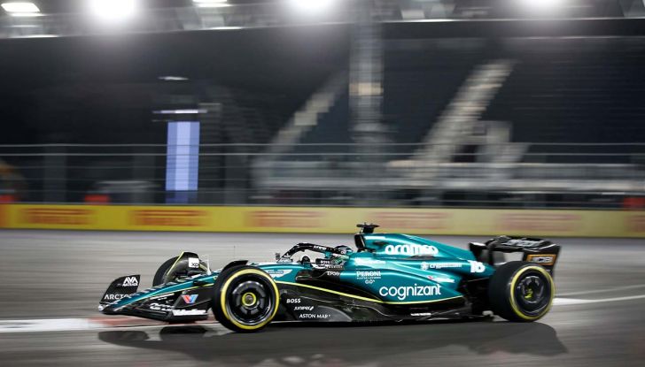 F1 2023, GP Las Vegas: Verstappen beffa Leclerc, Perez sul podio - Foto 4 di 10