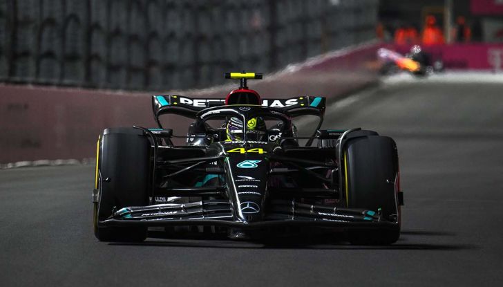 F1 2023, GP Las Vegas: Verstappen beffa Leclerc, Perez sul podio - Foto 8 di 10