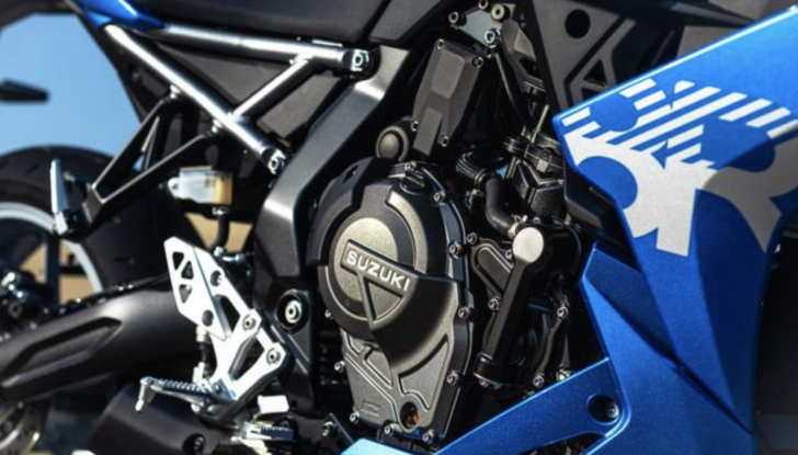 Nuova Suzuki GSX-8R 2024 caratteristiche tecniche e prezzo - Foto 11 di 11