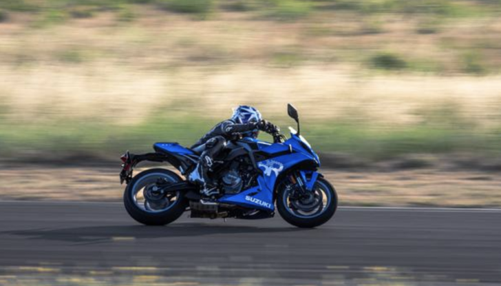 Nuova Suzuki GSX-8R 2024 caratteristiche tecniche e prezzo - Foto 3 di 11