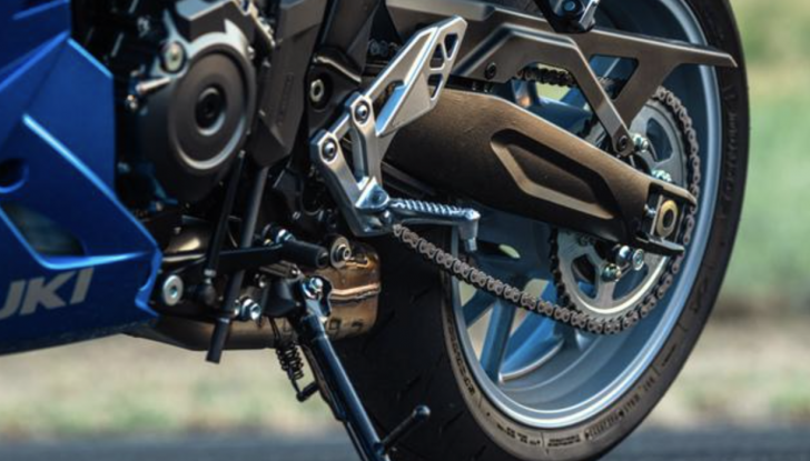 Nuova Suzuki GSX-8R 2024 caratteristiche tecniche e prezzo - Foto 5 di 11