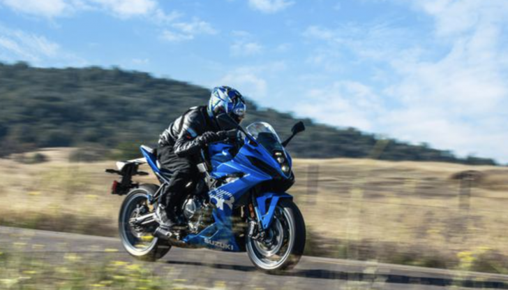Nuova Suzuki GSX-8R 2024 caratteristiche tecniche e prezzo - Foto 6 di 11