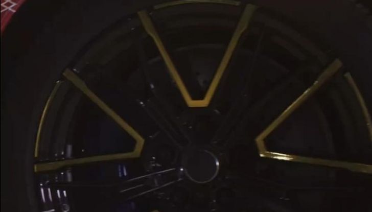 BMW M5 Touring 2025: gli ultimi teaser svelano nuovi dettagli sulla sw - Foto 9 di 15